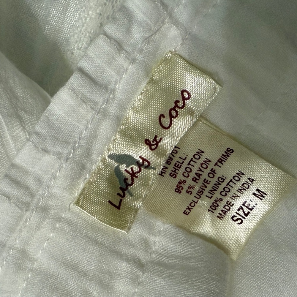 Lucky & CoCo 95% cotton Lace trimmed white skirt size medium - Picture 6 of 8